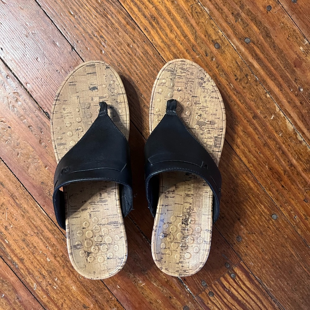 Vionic wedge flip flop sandals